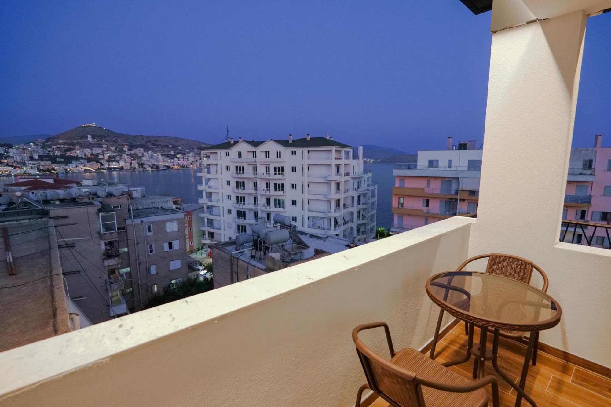 Armar Hotel Sarandë Exteriör bild
