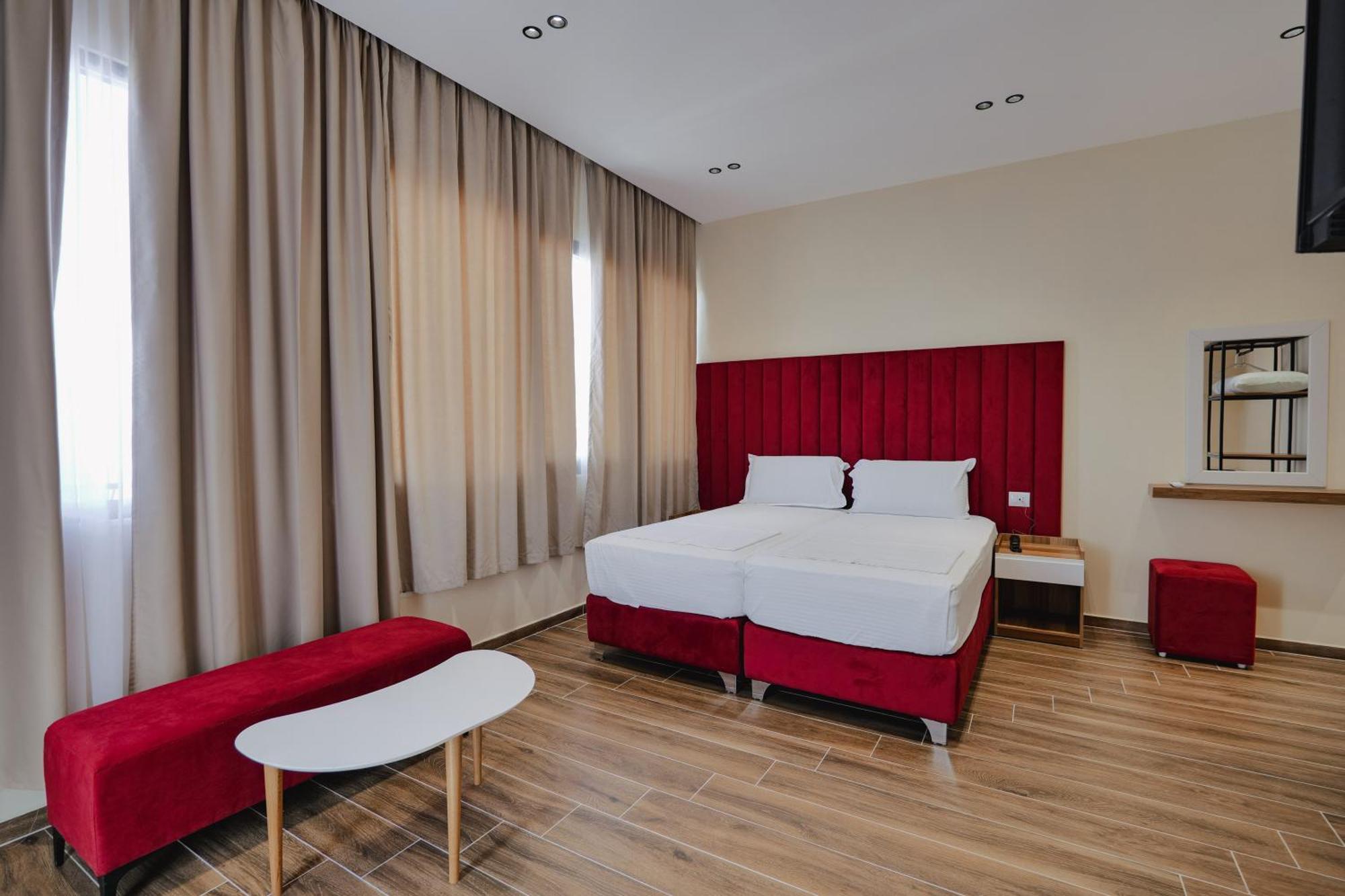Armar Hotel Sarandë Exteriör bild