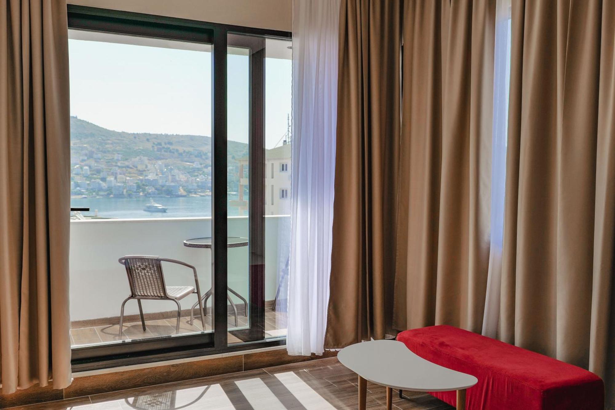 Armar Hotel Sarandë Exteriör bild